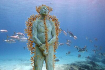YNM0vWJ5 vlA2GcPV New sculpture to be placed on Cancun Underwater Museum e1482974619790 Museo Subacuático de Arte en Cancún: Vive La Mejor Experiencia De Tu Vida