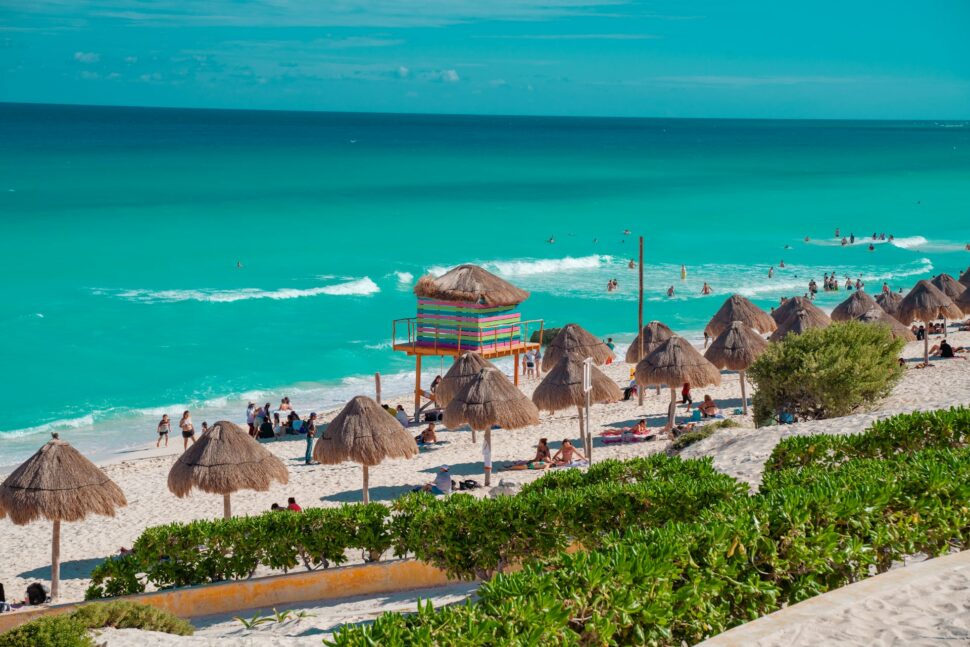 jose marroquin gSwmfVmblII unsplash Moda práctica para tus aventuras en Cancún